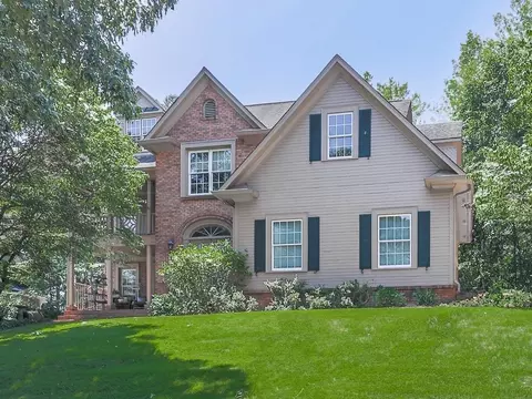 524 Fairway Dr, Woodstock, GA 30189