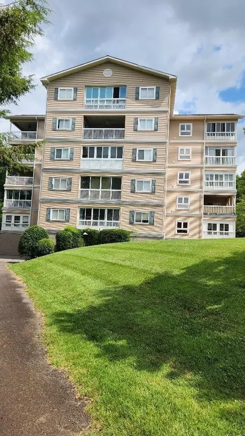 121 River St #4A, Hiawassee, GA 30546