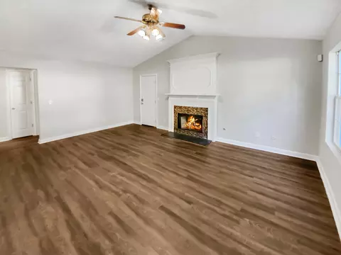 6762 Hiddenlake Dr, Rex, GA 30273 photo 3