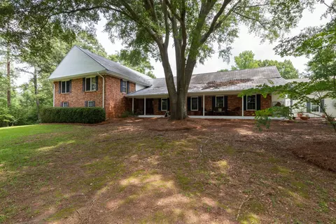 2421 Manor Way, Loganville, GA 30052
