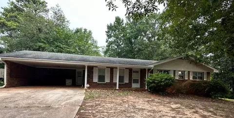 5603 Crestwood Dr, Stone Mountain, GA 30087