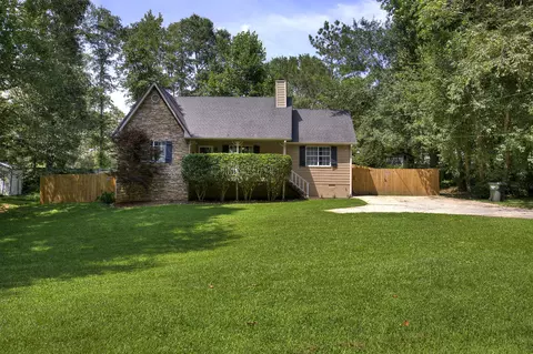 94 Oak Ct, Dallas, GA 30157