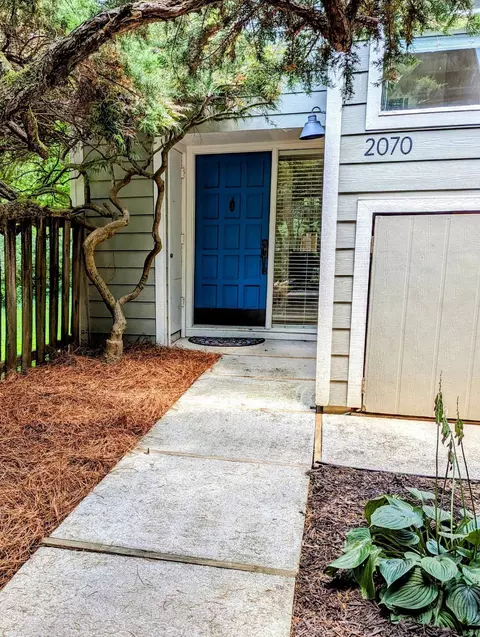 2070 Clairmeade Vly, Atlanta, GA 30329