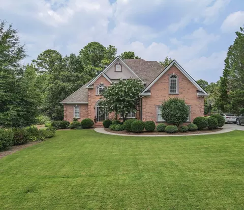 202 Turnberry Cir, Carrollton, GA 30116