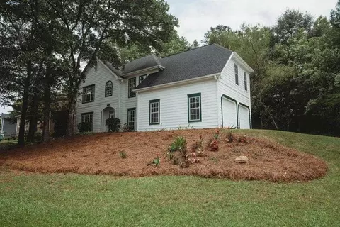 2266 Sunbrook Trl NW, Acworth, GA 30101