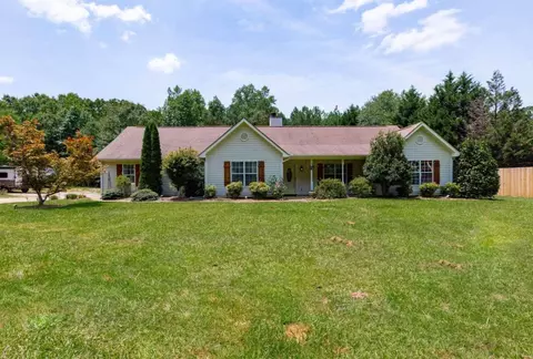 180 Seabolt Dr, Locust Grove, GA 30248