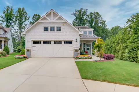 5925 Deerbrook Ct, Hoschton, GA 30548