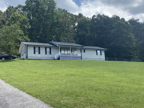426 Bonifacious Rd, Tunnel Hill, GA 30755