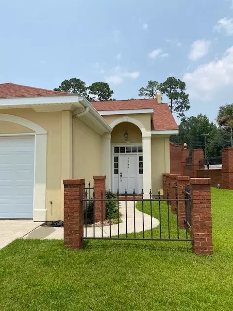 1702 Villa Dr, Moultrie, GA 31768