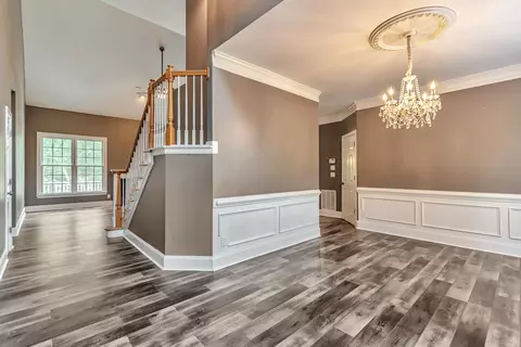 730 Riverside Dr, Suwanee, GA 30024 photo 2