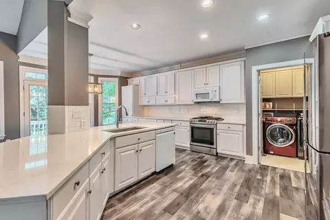 730 Riverside Dr, Suwanee, GA 30024 photo 7