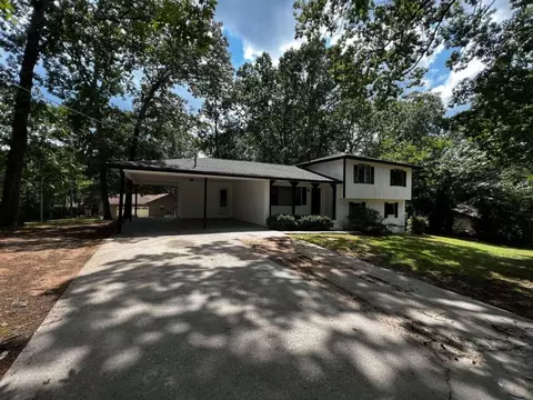 2223 Commanche Trl, Jonesboro, GA 30236