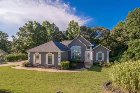 164 Lakemont Dr, Lagrange, GA 30240