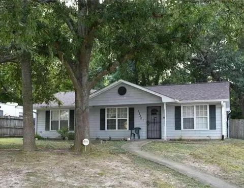 1252 Lakeview Dr NW, Conyers, GA 30012