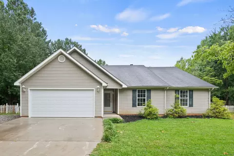 35 Shady Oak Ln, Newnan, GA 30263