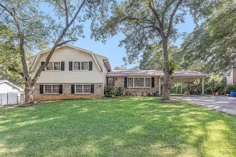 1667 Oxford Dr, Morrow, GA 30260