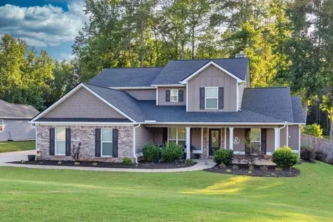 244 Poppyfield Farm Dr, Good Hope, GA 30641