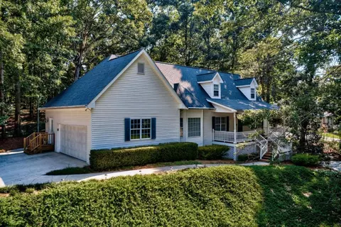 4335 Oak Creek Dr, Gainesville, GA 30506