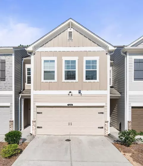 6249 Centennial Ln, Atlanta, GA 30349