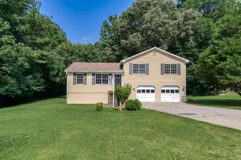 1809 Bullock Dr, Loganville, GA 30052