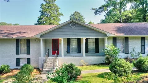 646 Shellnut Dr, Forest Park, GA 30297
