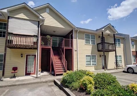 318 Waterford Dr, Calhoun, GA 30701