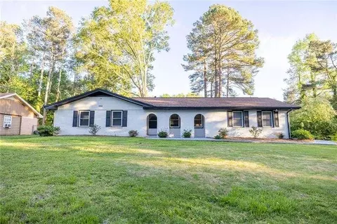 394 Red Oak Ln, Lawrenceville, GA 30046
