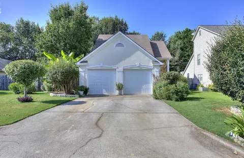 2215 Ashton Dr, Roswell, GA 30076