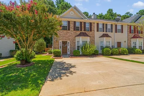 4690 Crawford Oaks Dr, Oakwood, GA 30566