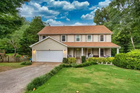 2191 Deer Oaks Trl, Lawrenceville, GA 30044