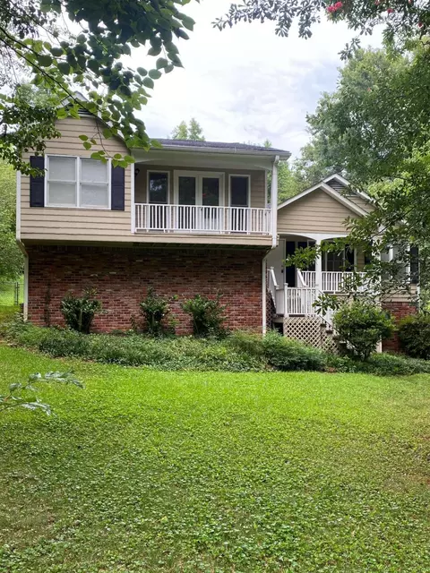 75 Farmington Dr, Woodstock, GA 30188
