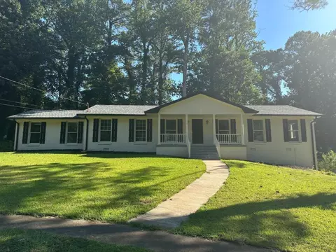 4850 Pine Hill Ct, Stone Mountain, GA 30088