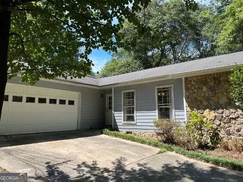 147 E Crestwood Rd, Tyrone, GA 30290