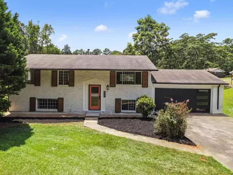 5737 Phillips Dr, Forest Park, GA 30297
