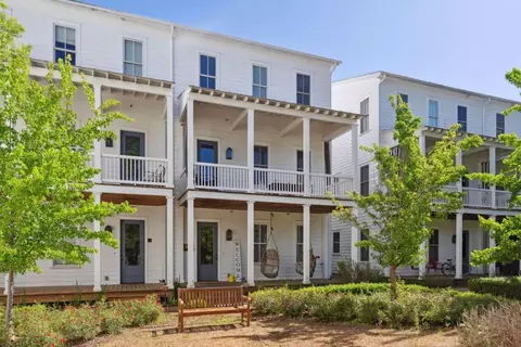 9212 Selborne Ln, Chattahoochee Hills, GA 30268