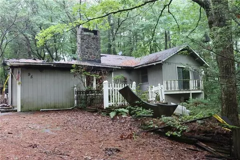 95 Rebel Cir, Dillard, GA 30537