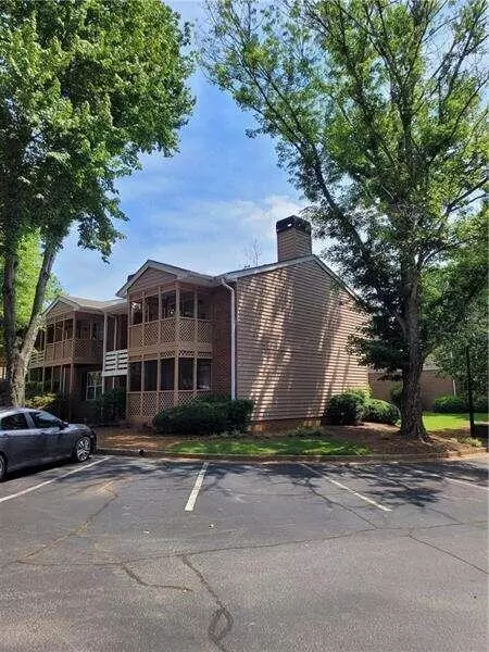 252 Quail Run, Roswell, GA 30076