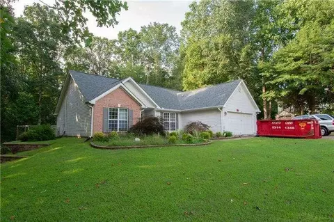 6241 Clearbrook Dr, Flowery Branch, GA 30542
