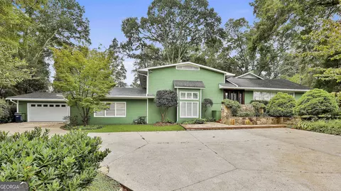 654 Brook Cir, Griffin, GA 30224