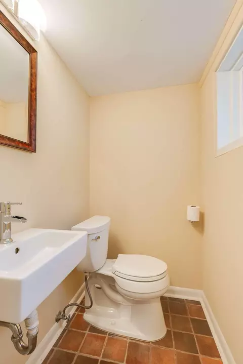 2044 Ellwyn Dr, Chamblee, GA 30341 photo 22