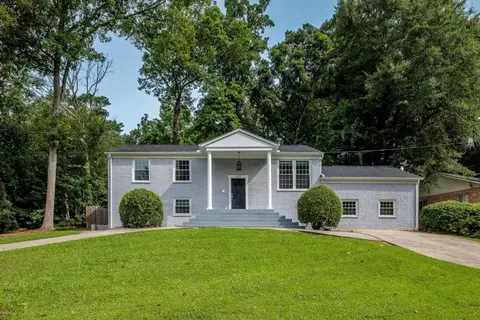 2044 Ellwyn Dr, Chamblee, GA 30341 photo 1