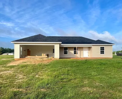 1037 Daniel Estates Dr, Dexter, GA 31019