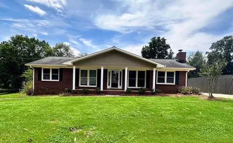 310 W 54th St, Anniston, AL 36206