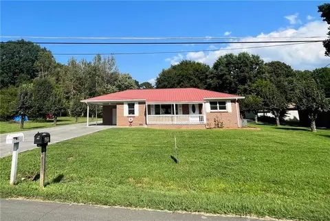 402 Linda Ln, Calhoun, GA 30701