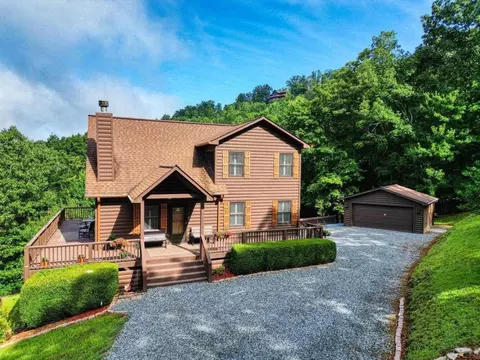 1379 Five Forks Dr, Murphy, NC 28906