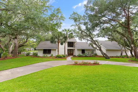 111 Driftwood Pl, St. Simons, GA 31522