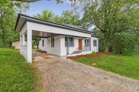 1 Mary Ann St, Newnan, GA 30263