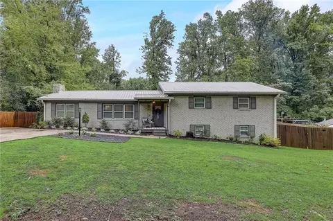313 Lynnwood Dr, Woodstock, GA 30188