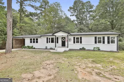 16 Gordon St, Newnan, GA 30263