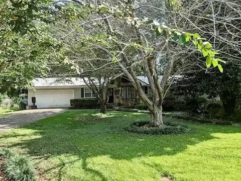 832 Chandler Dr, Lawrenceville, GA 30044